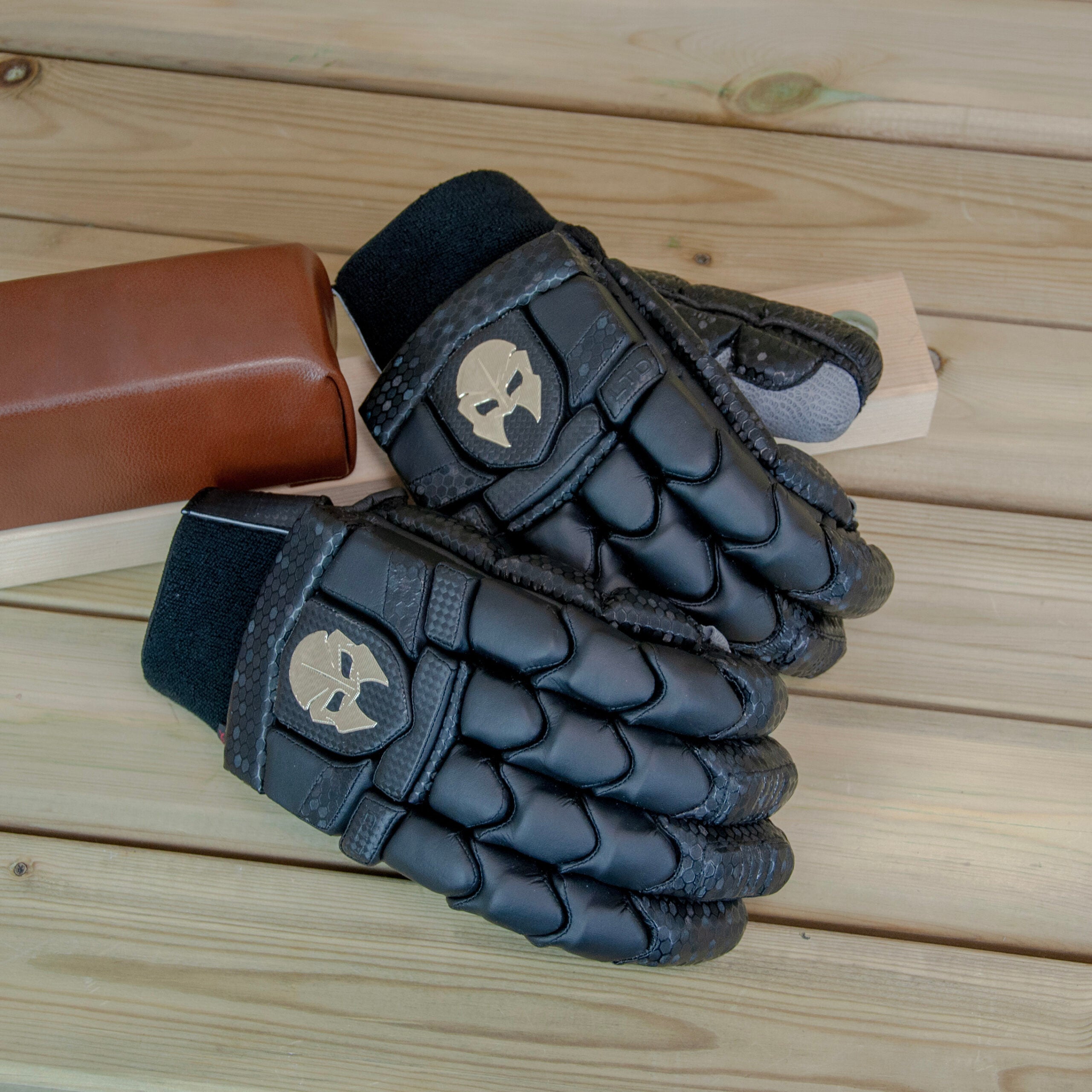 Phantom Limited Black - Batting Gloves