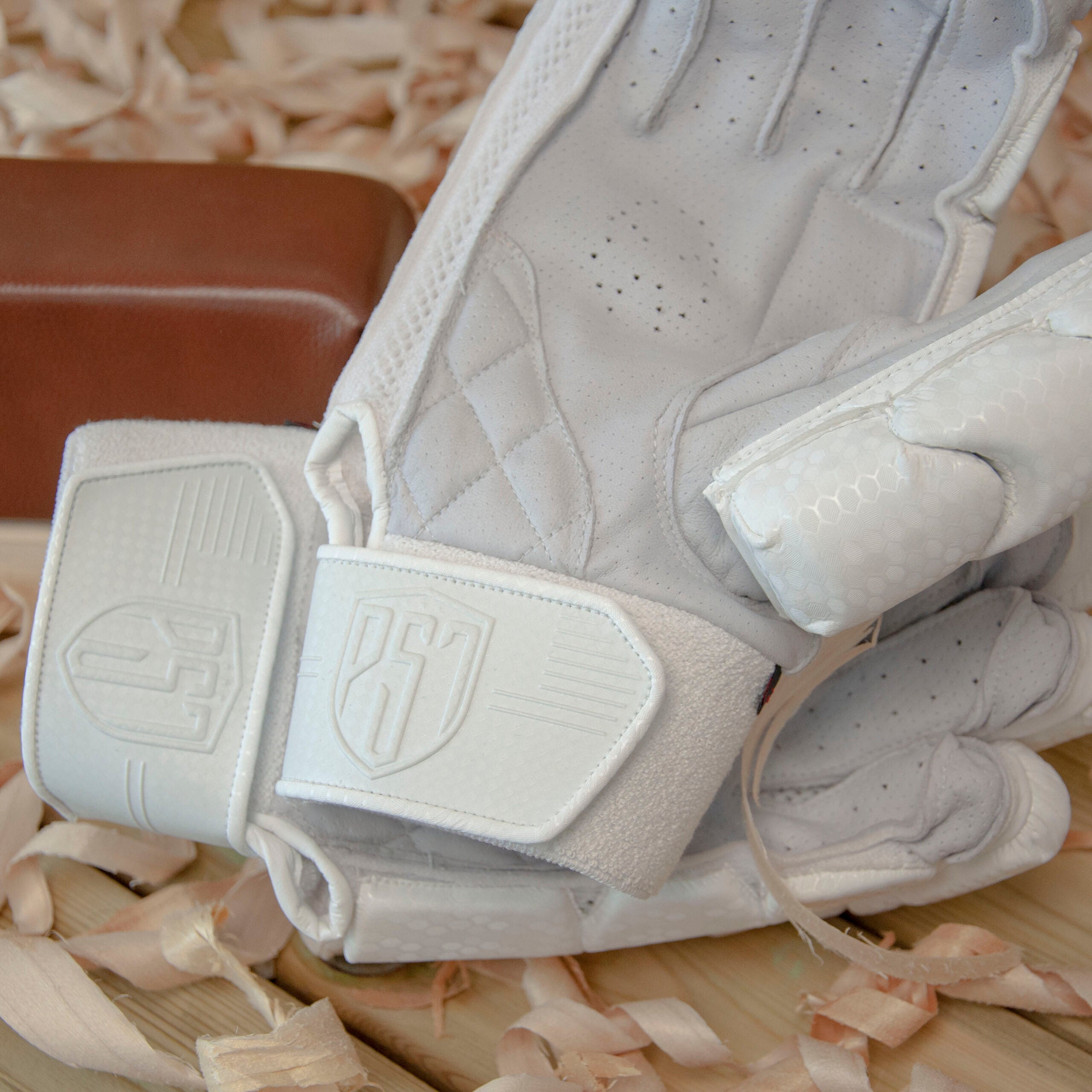 Phantom PS7 White - Batting Gloves