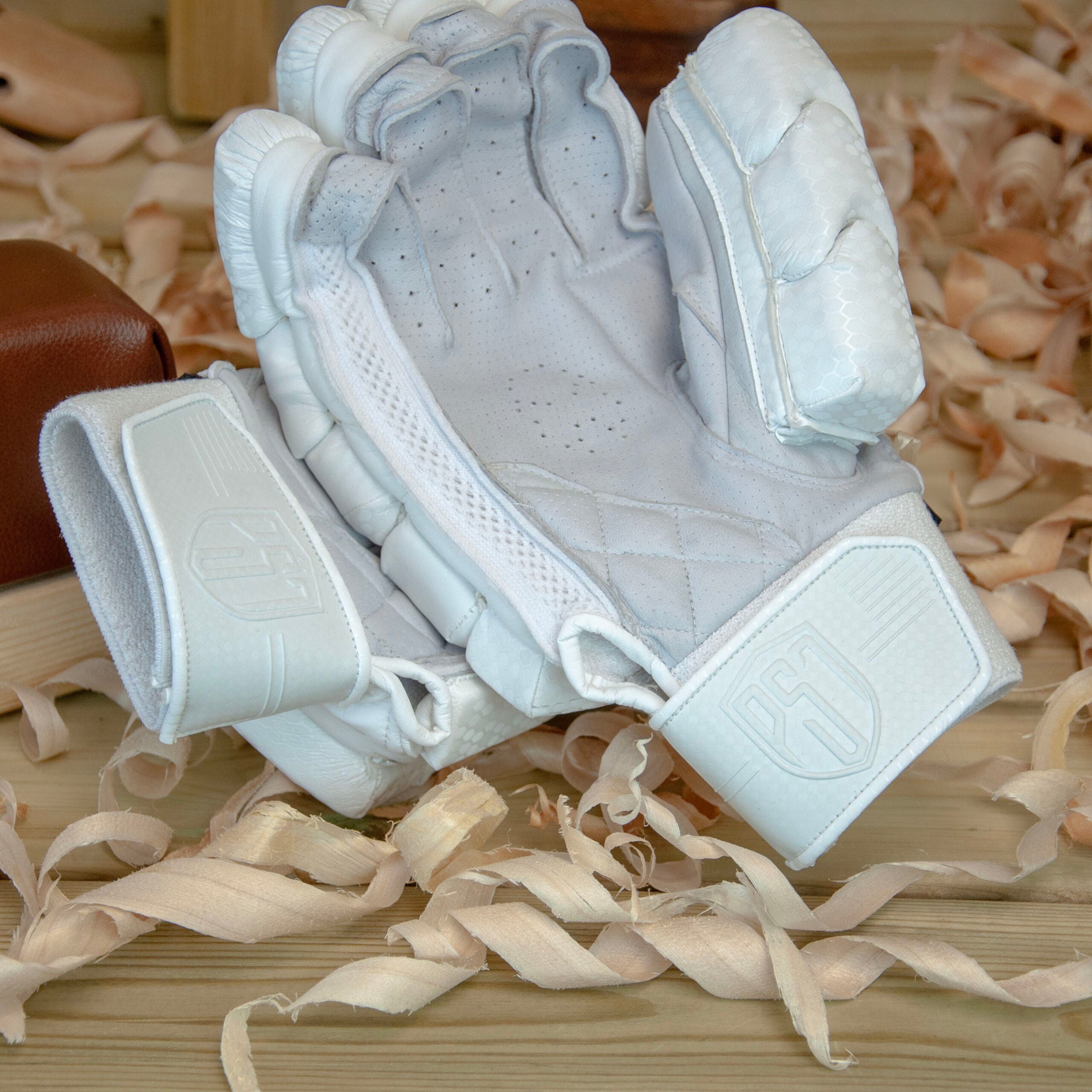 Phantom PS7 White - Batting Gloves
